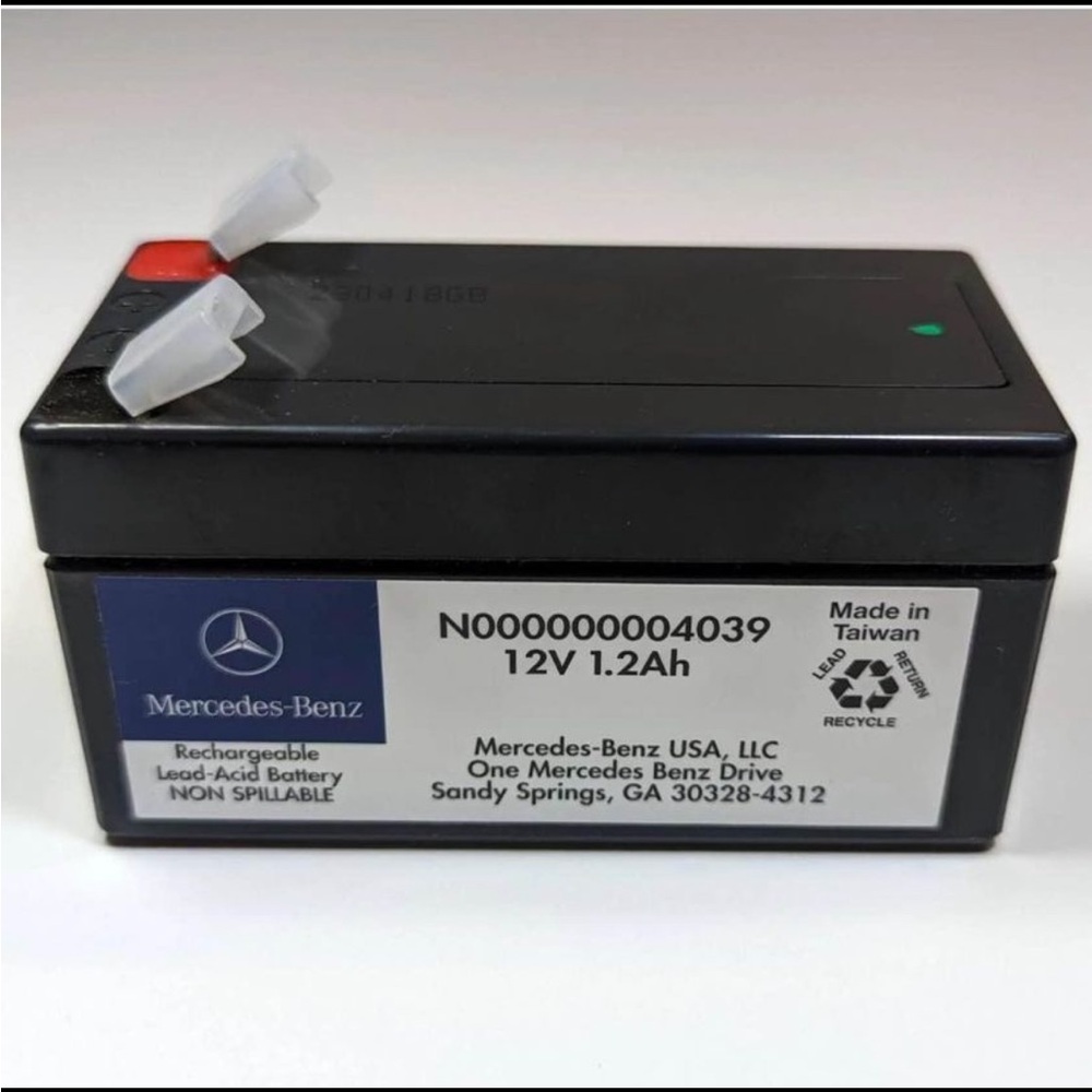 *BRAND NEW*OEM Mercedes Benz Auxiliary Battery. Part #N000000004039. Never used